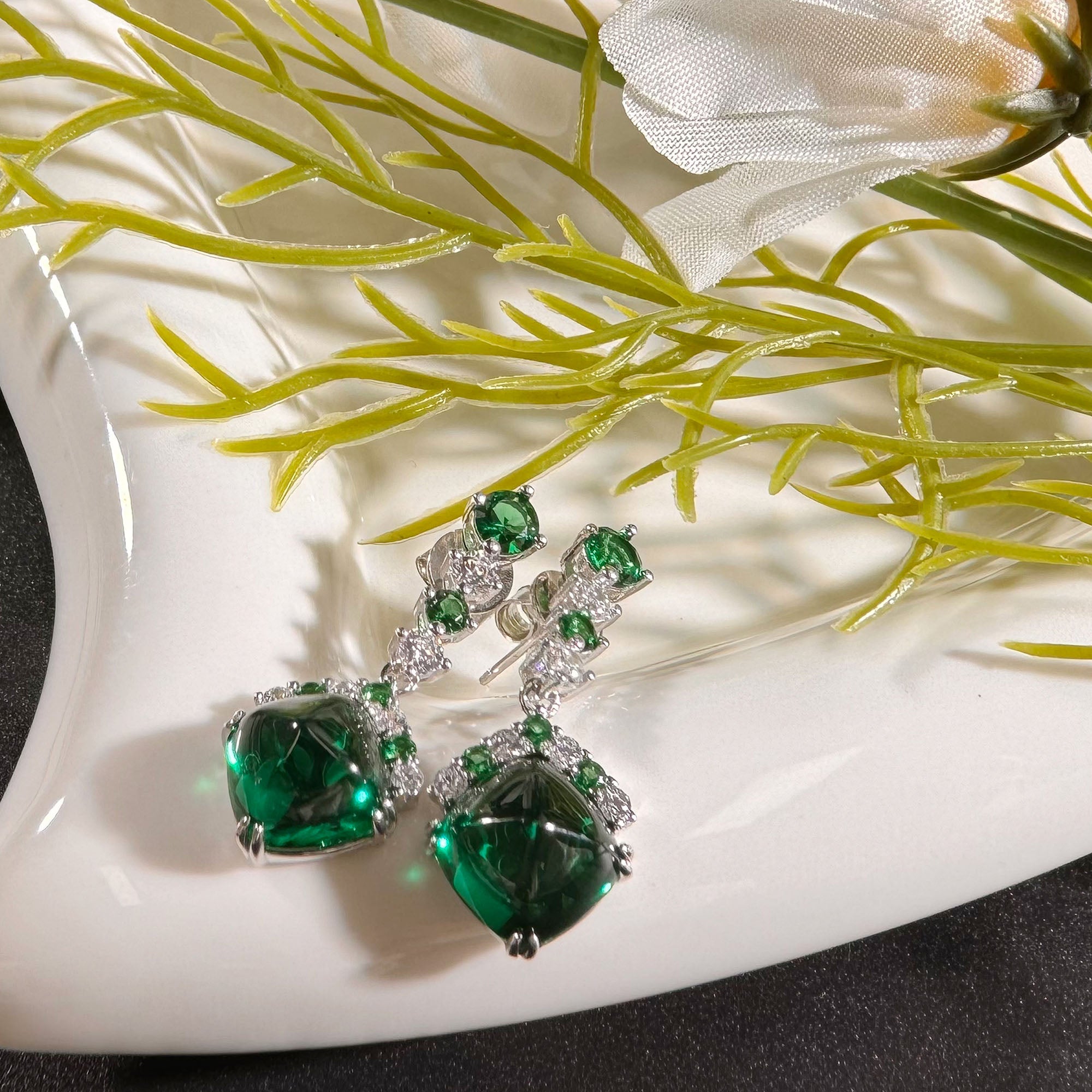 AuraBelle 925 silver green zircon earrings